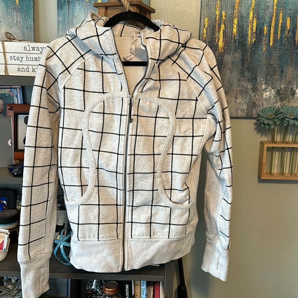 Lululemon size 12 like new
